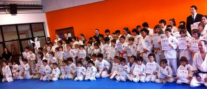 Kenpo-Kai:En torno a 200 personas realizaron los "Exámenes de Grado"